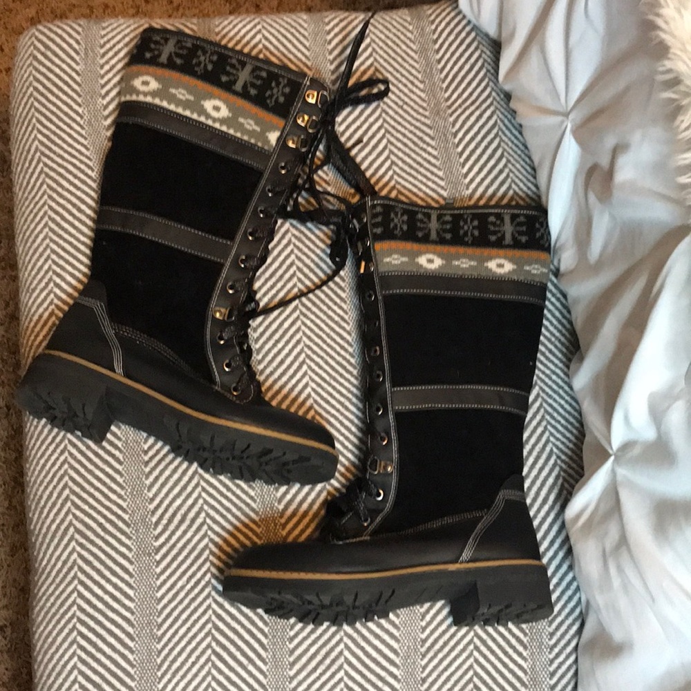 Snow boots
